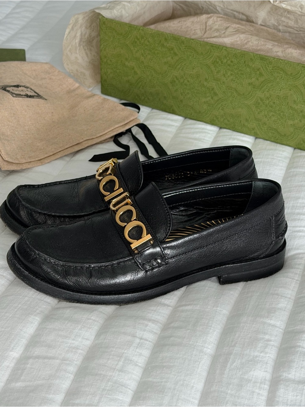 Gucci Black Leather Loafers with Gold Logo Chain - Picture 1 of 4